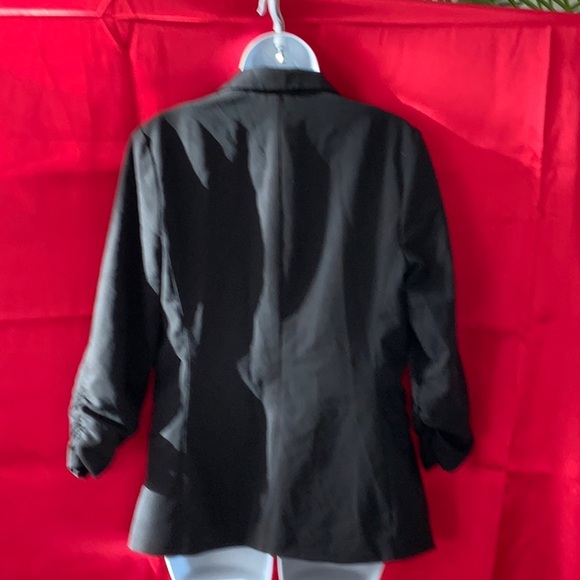 Blazer - Picture 3 of 3